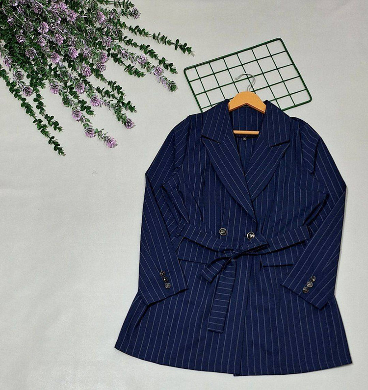 قد کار از ژورنال بلندتر 👆 کیفیت پارچه عاالی و دوخت مزونی 👌👌❤️ دوستان پارچه این مدلو چند ماه پیش خریده بودیم و با قیمت قبل قیمت گذاری شده واقعا قیمتش در برابر کیفت عالی دوخت و پارچش مفته 👌