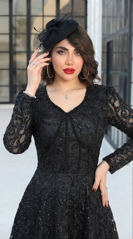 ماکسی مشکی مجلسی سارا،جنس دانتل چمنی،سایزبندی ۴۰ تا ۵۲،