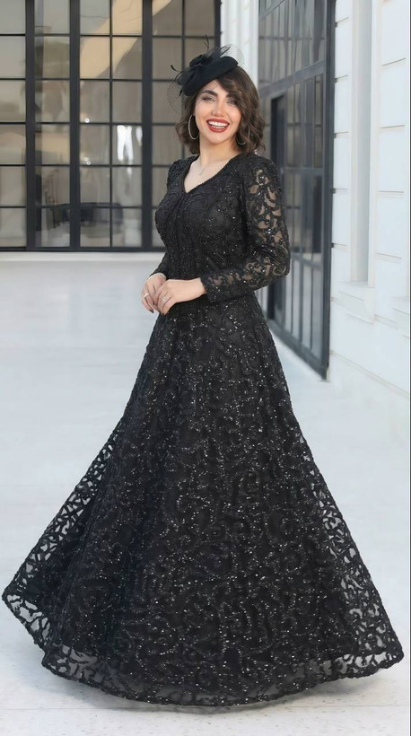 ماکسی مشکی مجلسی سارا،جنس دانتل چمنی،سایزبندی ۴۰ تا ۵۲،